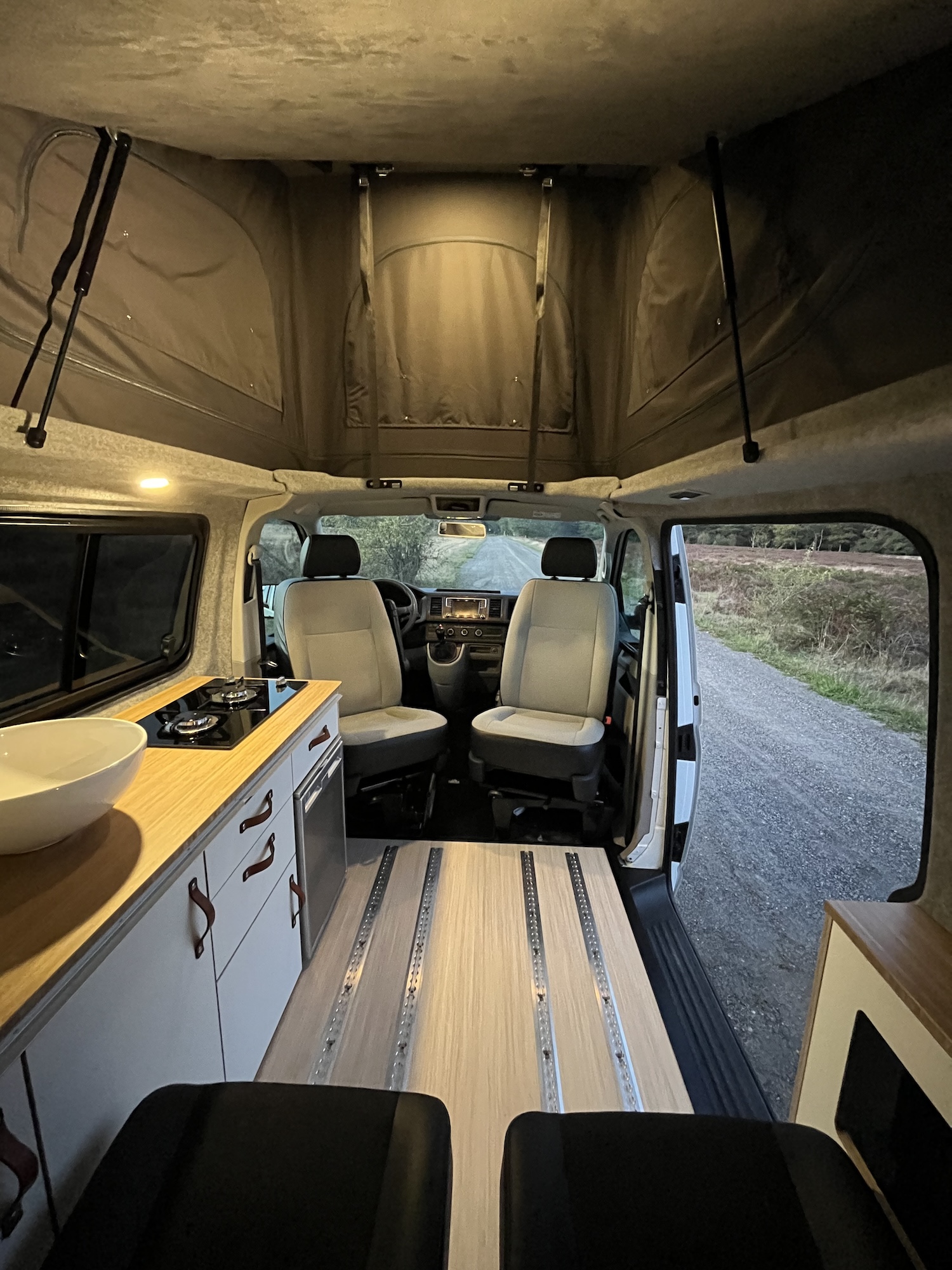 UIT VOORRAAD LEVERBAAR: Showmodel Kastenwand incl. T5 & T6 - lengte 1 - Afbeelding 4