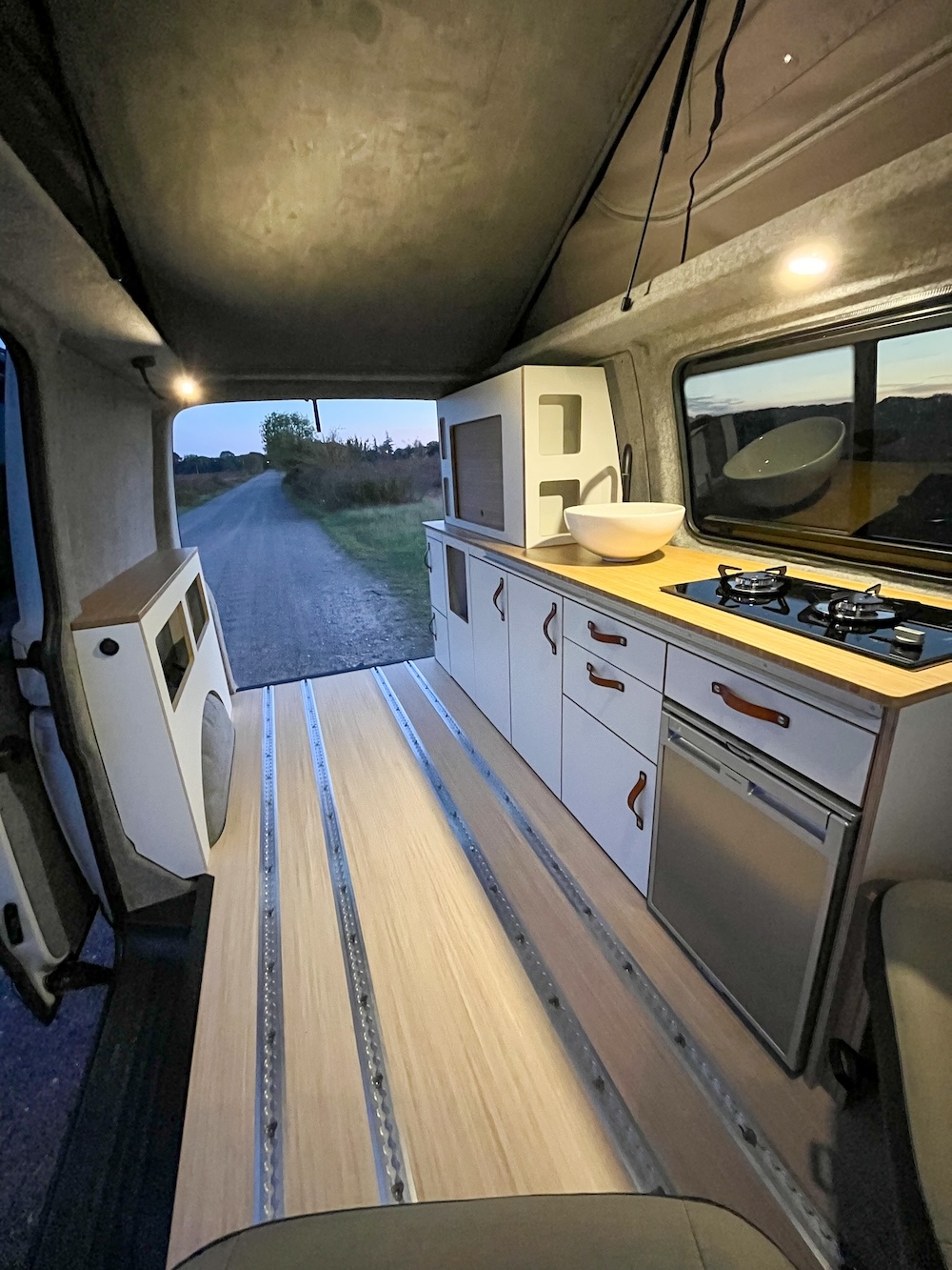 UIT VOORRAAD LEVERBAAR: Showmodel Kastenwand incl. T5 & T6 - lengte 1 - Afbeelding 3